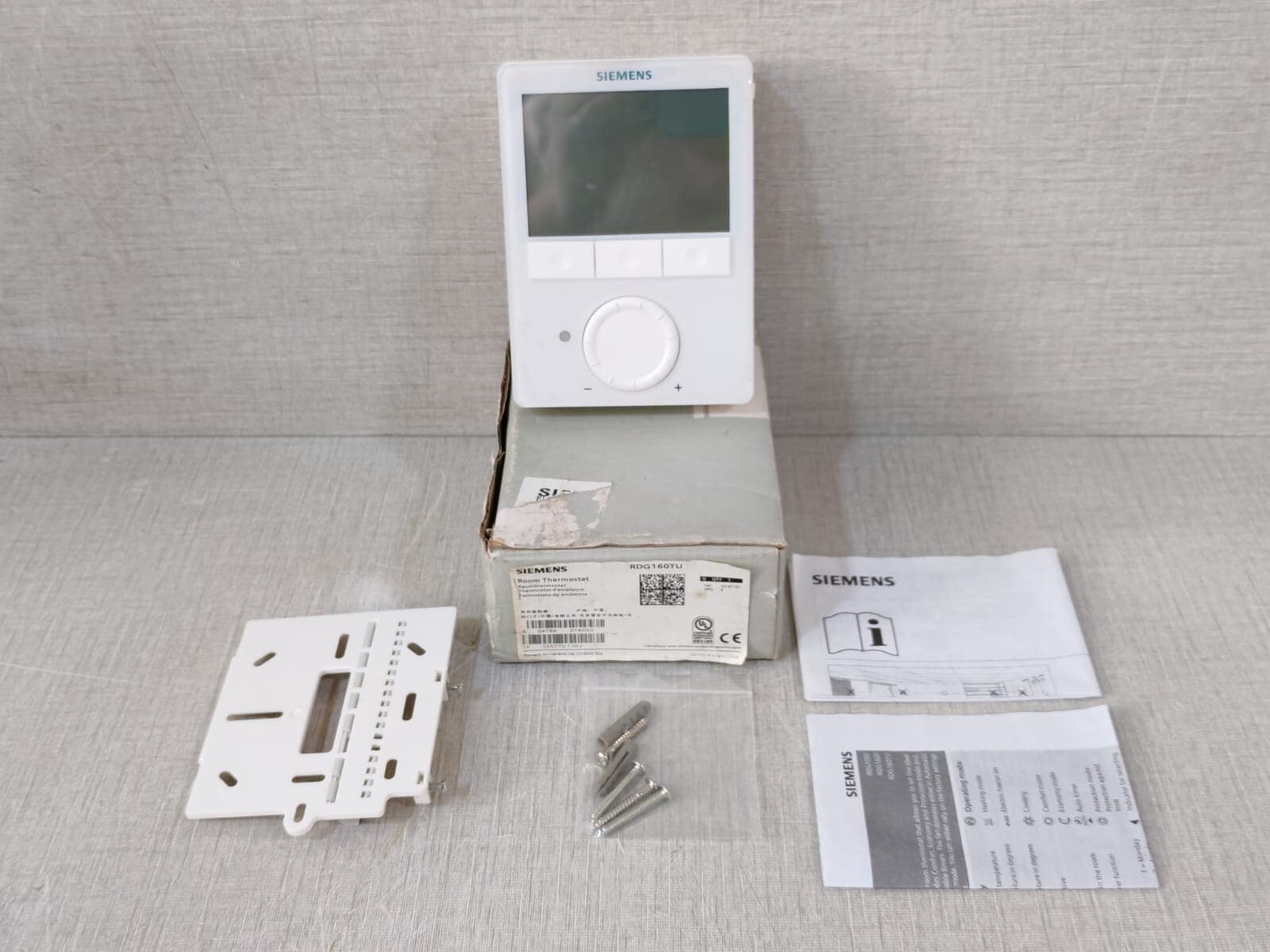 SIEMENS RDG160TU ROOM THERMOSTAT 181102B 24V