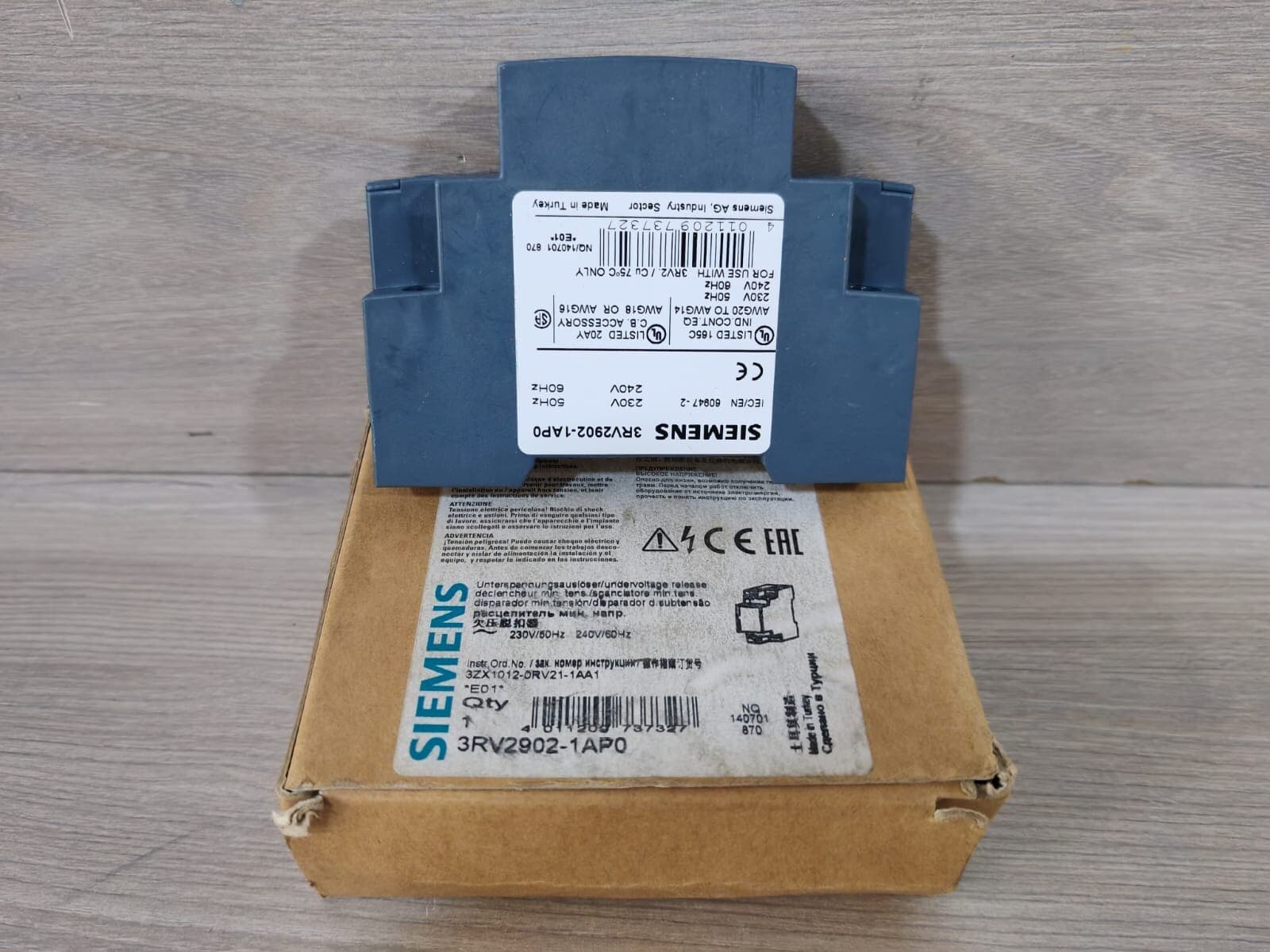 SIEMENS 3RV2902-1AP0 UNDERVOLTAGE RELEASE
