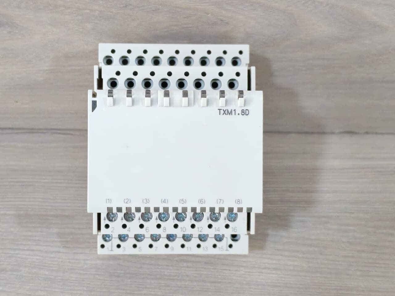 Siemens TXM1.8D 8-Input Digital Input Module - Missing Top Cover