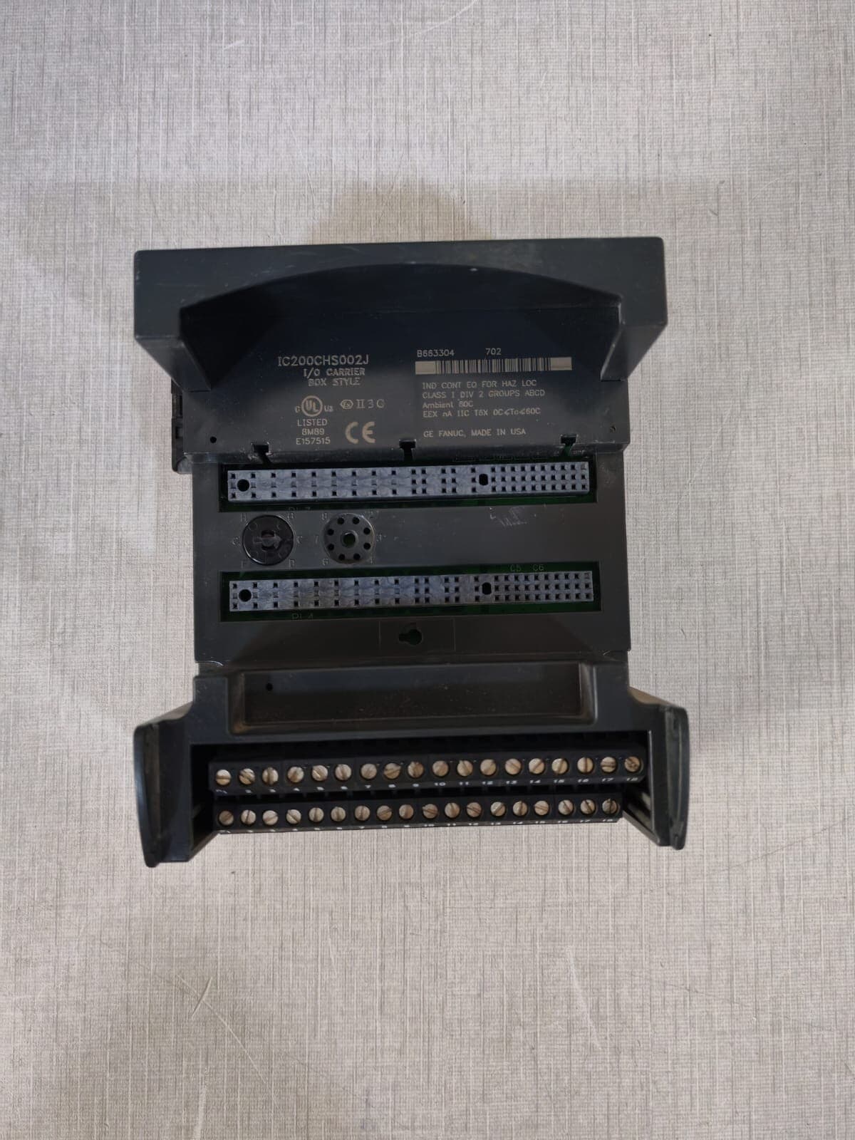 GE Fanuc IC200CHS2002J I/O Carrier Box Style