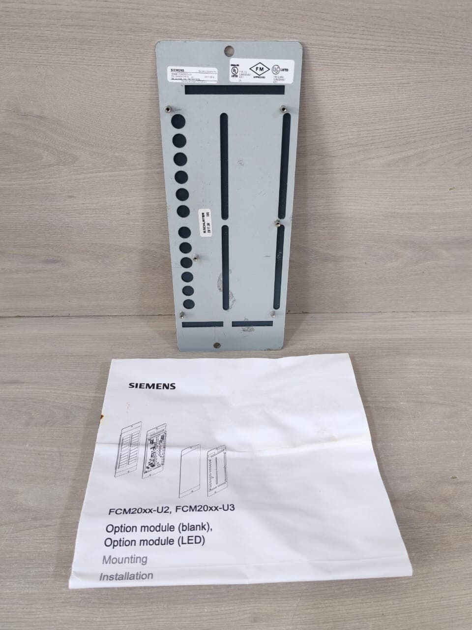 Siemens FCM2022-U3 Fire Alarm Option Module P/n: S54400-C44-A2