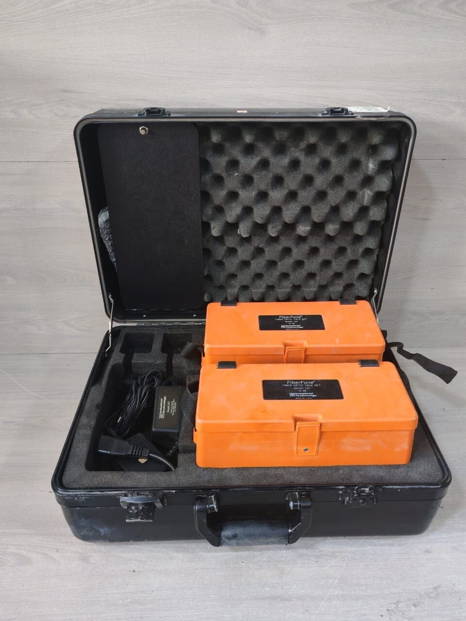 Fiberfone 122 Fiberfone 122 Fiber Optic Talk Set