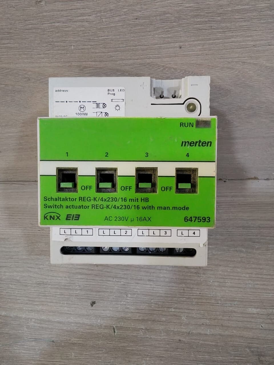 MERTEN KNX EIB 647593 Schaltaktor REG-K/4x230/16 mit