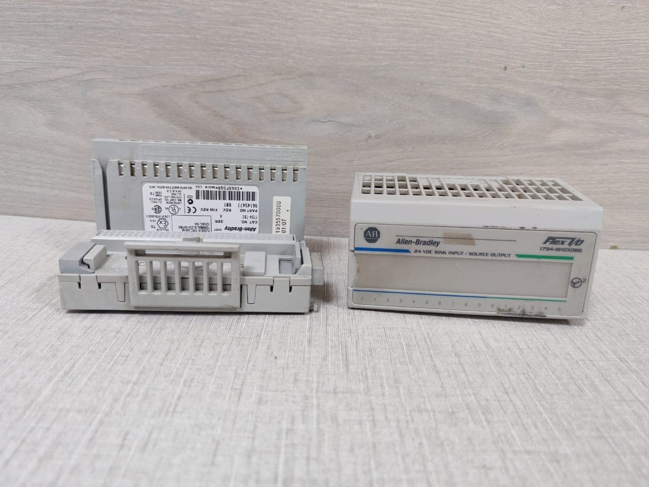 ALLEN-BRADLEY 1794-IB10X0B6 /1794-TB3 SER.A FLEX I/O DIGITAL MODULE