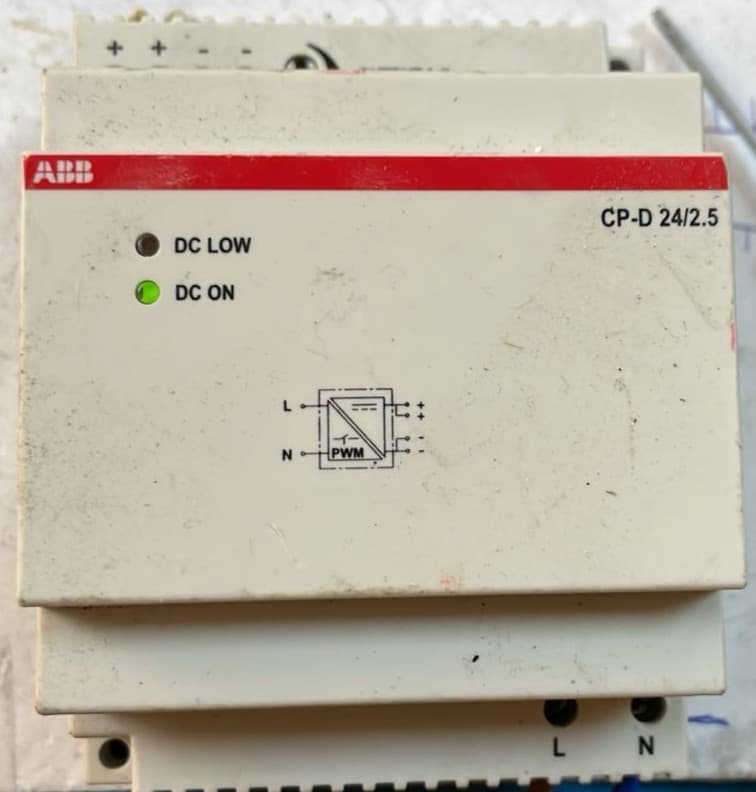 ABB CP-D 24/2.5 2CDG120037R0011 SWITCH MODE POWER SUPPLY