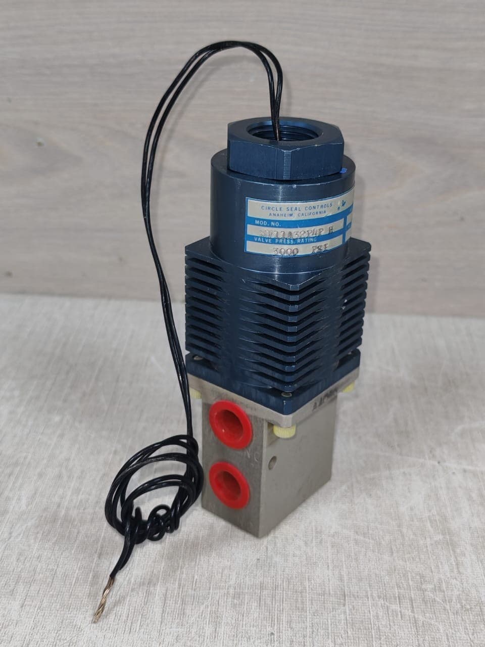 CIRCLE SEAL PSI-115 CIRCLE SEAL SOLENOID VALVE MODEL SV11A32P4P H 3000 PSI 115 VAC