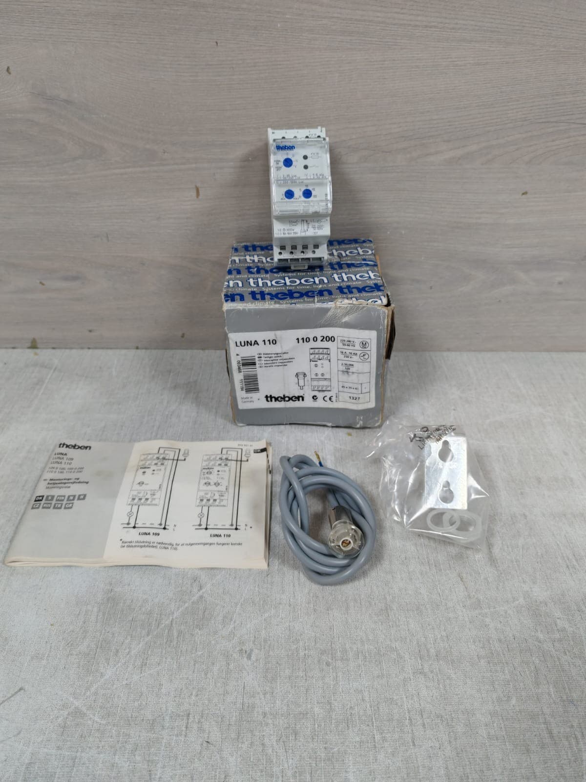 THEBEN LUNA 110 TWILIGHT SWITCH