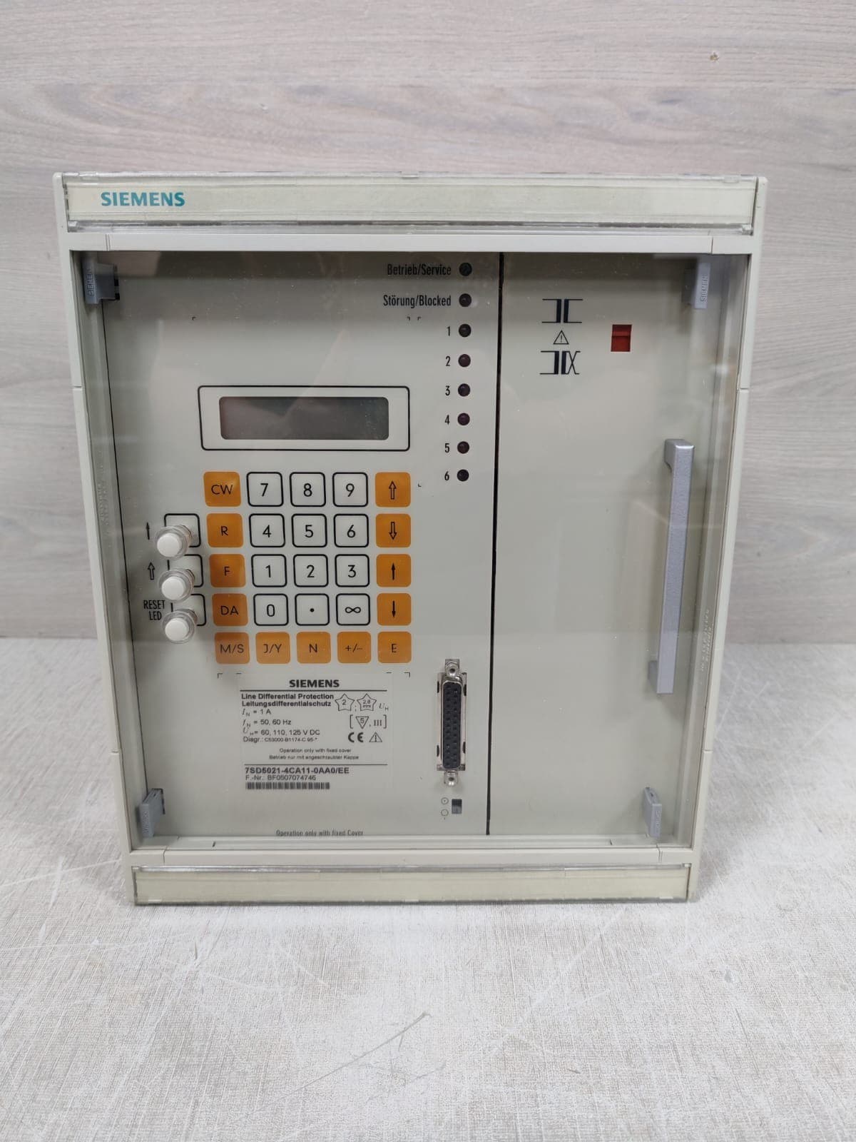 SIEMENS 7SD5021-4CA11-0AA0/EE LINE DIFFERENTIAL PROTECTION