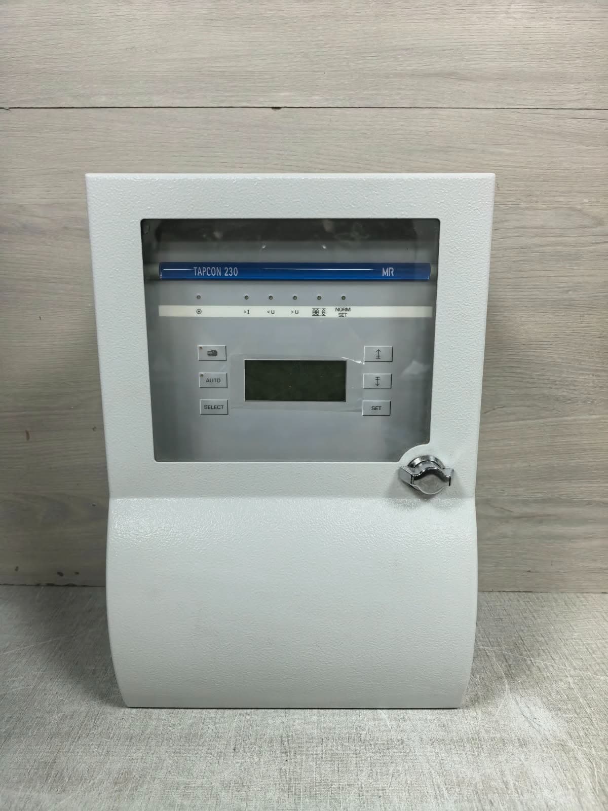 MR TAPCON 230 VOLTAGE REGULATOR 230V