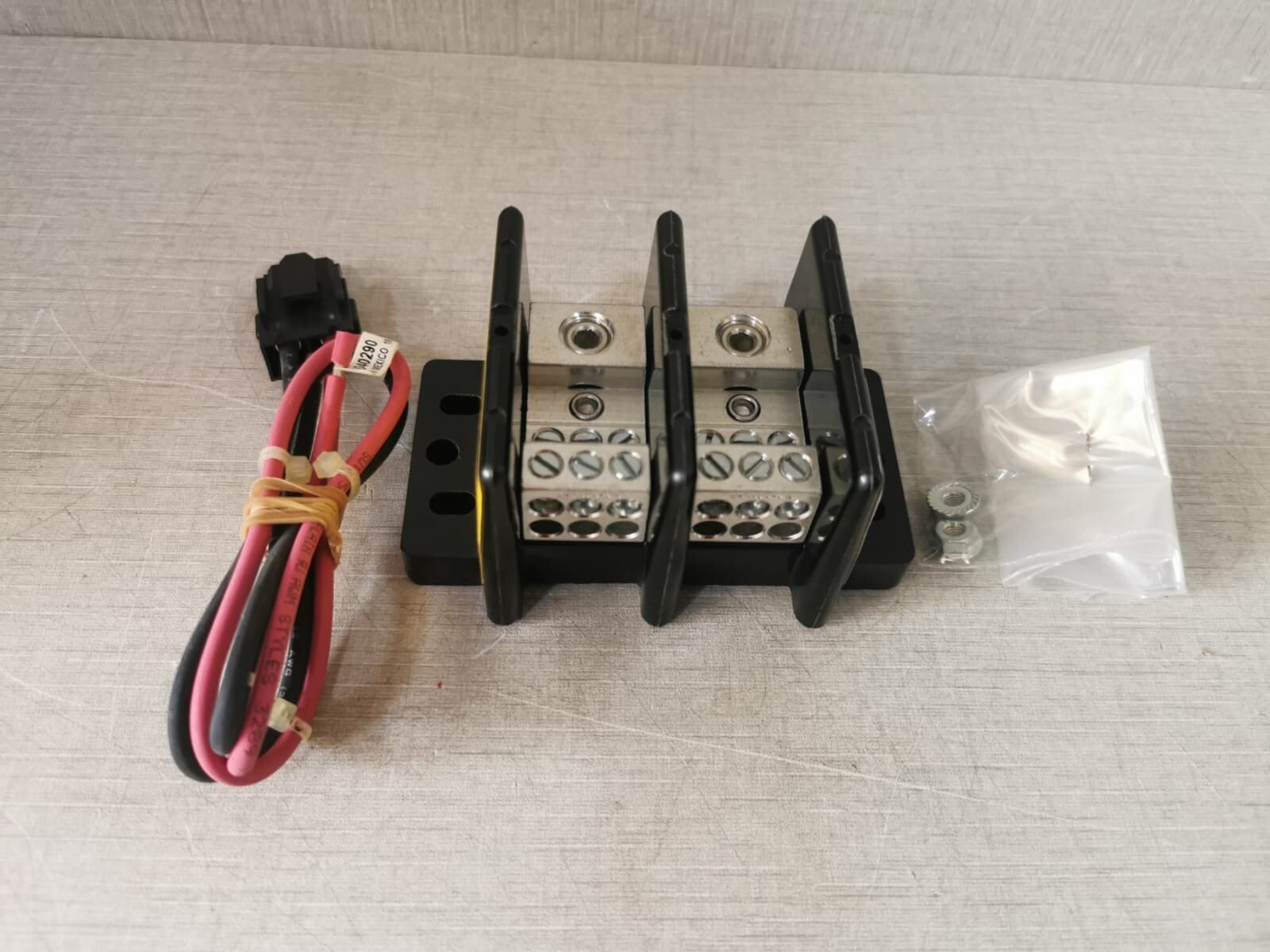 BUSS 742-843 BUSS 4100-5128 / 742-843 BATTERY DIST.TERMINAL MODULE SUB-ASSEMBLY