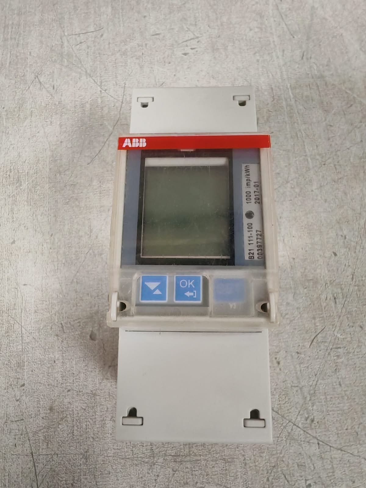 ABB B21 111-100 ENERGY CONSUMPTION METER