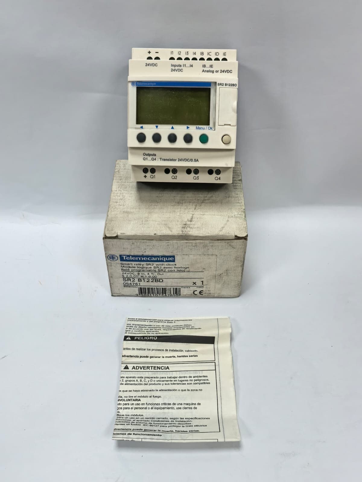 TELEMECANIQUE SR2 B122BD SMART RELAY SR2 WITH CLOCK