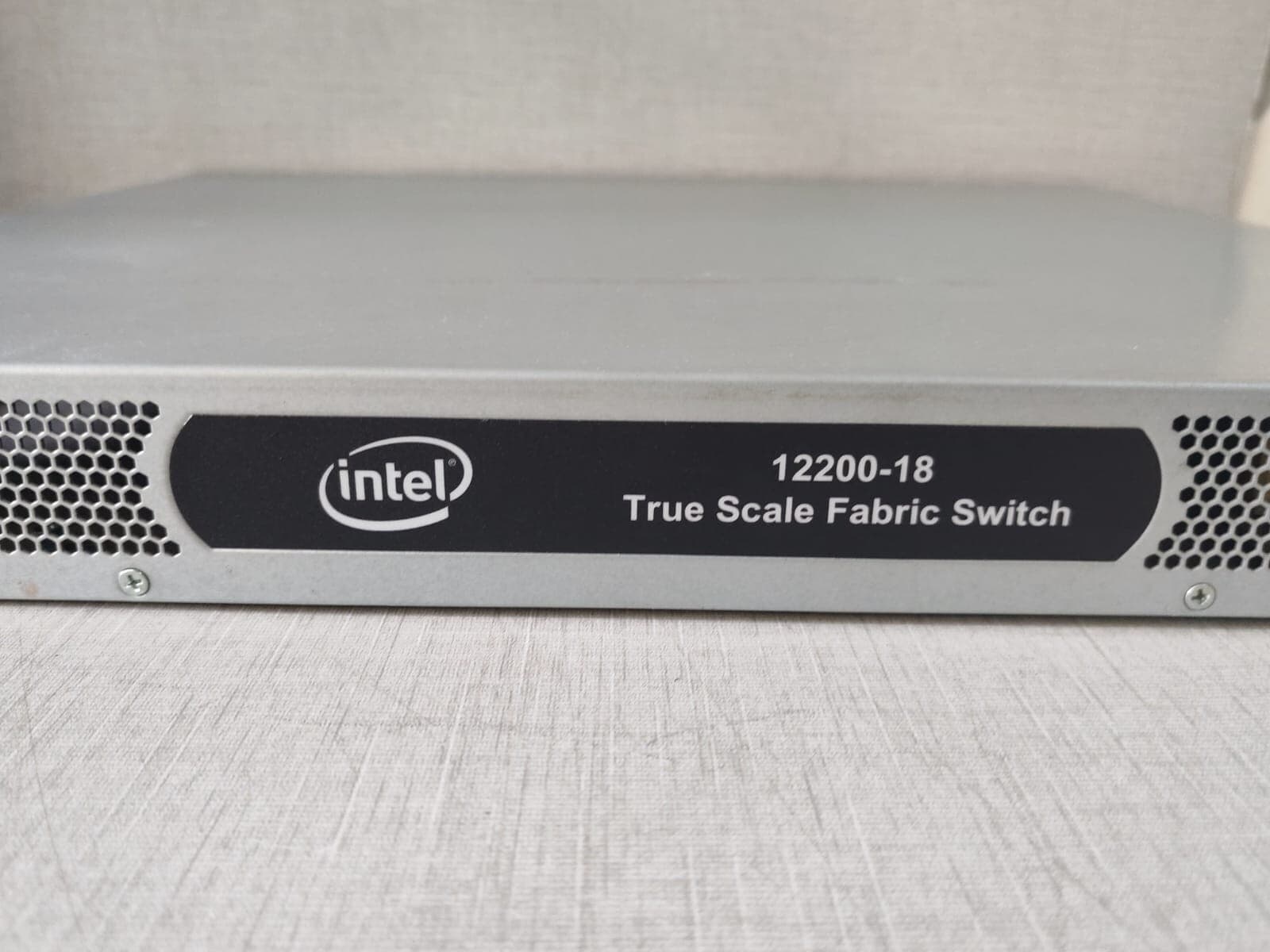 INTEL 12200-18 TRUE SCALE FABRIC EDGE SWITCH 18 PORT 100-240VAC