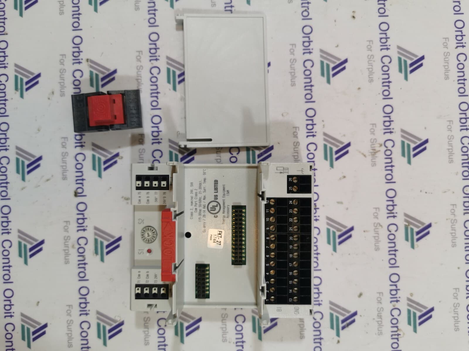 Honeywell XSU823 Screw terminal socket for binary inputs- WITH OLD STOCK BOX