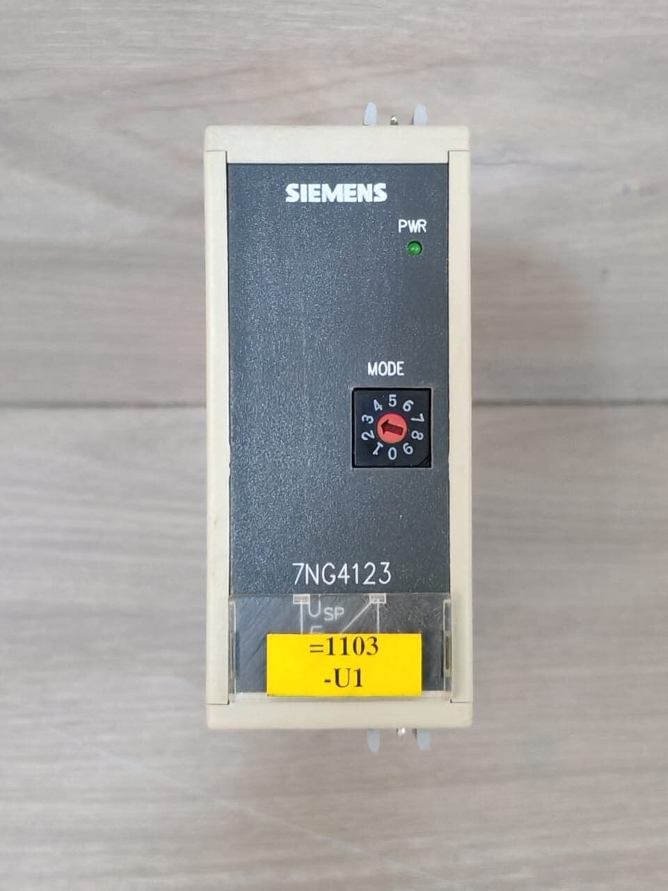 SIEMENS 7NG 4123-1BN00 ISOLATING POWER SUPPLY MODULE