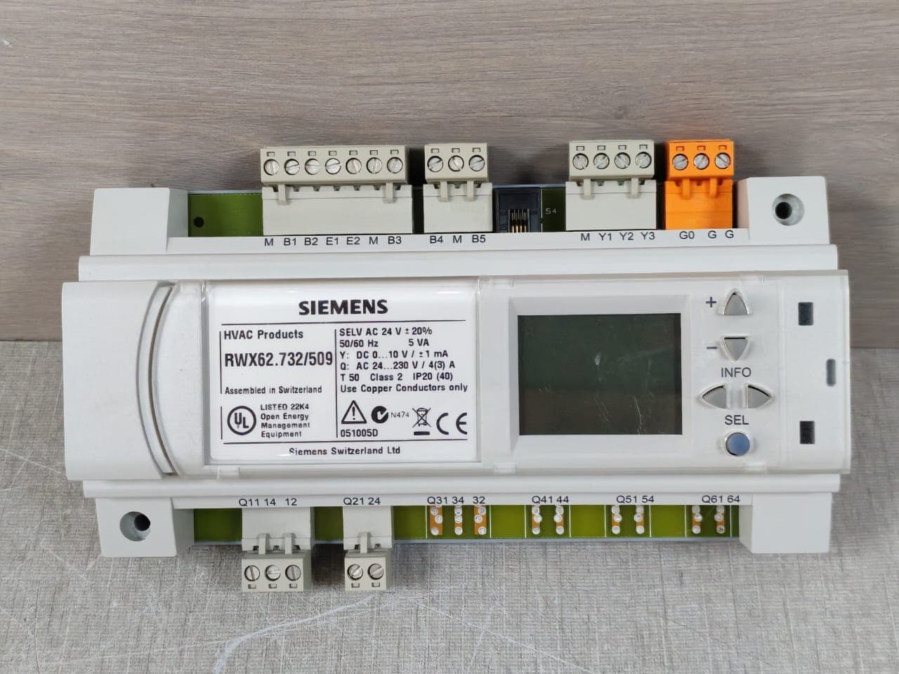 SIEMENS RWX62.732/509 CONTROLLER