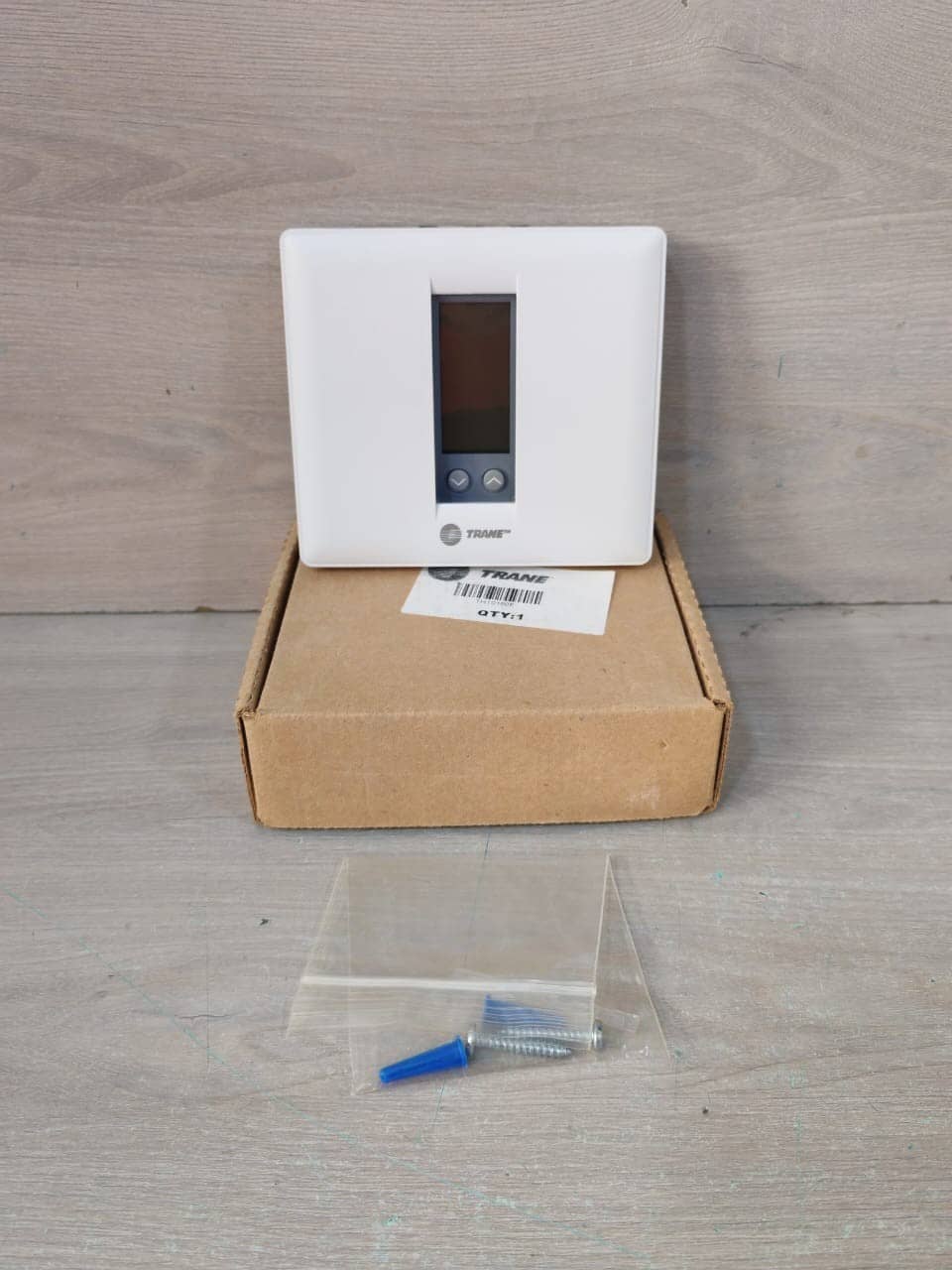 TRANE THT0150E ELECTRONIC THERMOSTAT MODULE REVERSIBLE PROGRAMMABLE