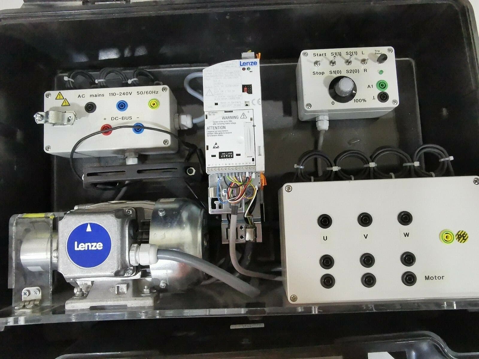 Lenze Product Training Rack E82CV371_2C999 STANDARD 000/3G / 13111809