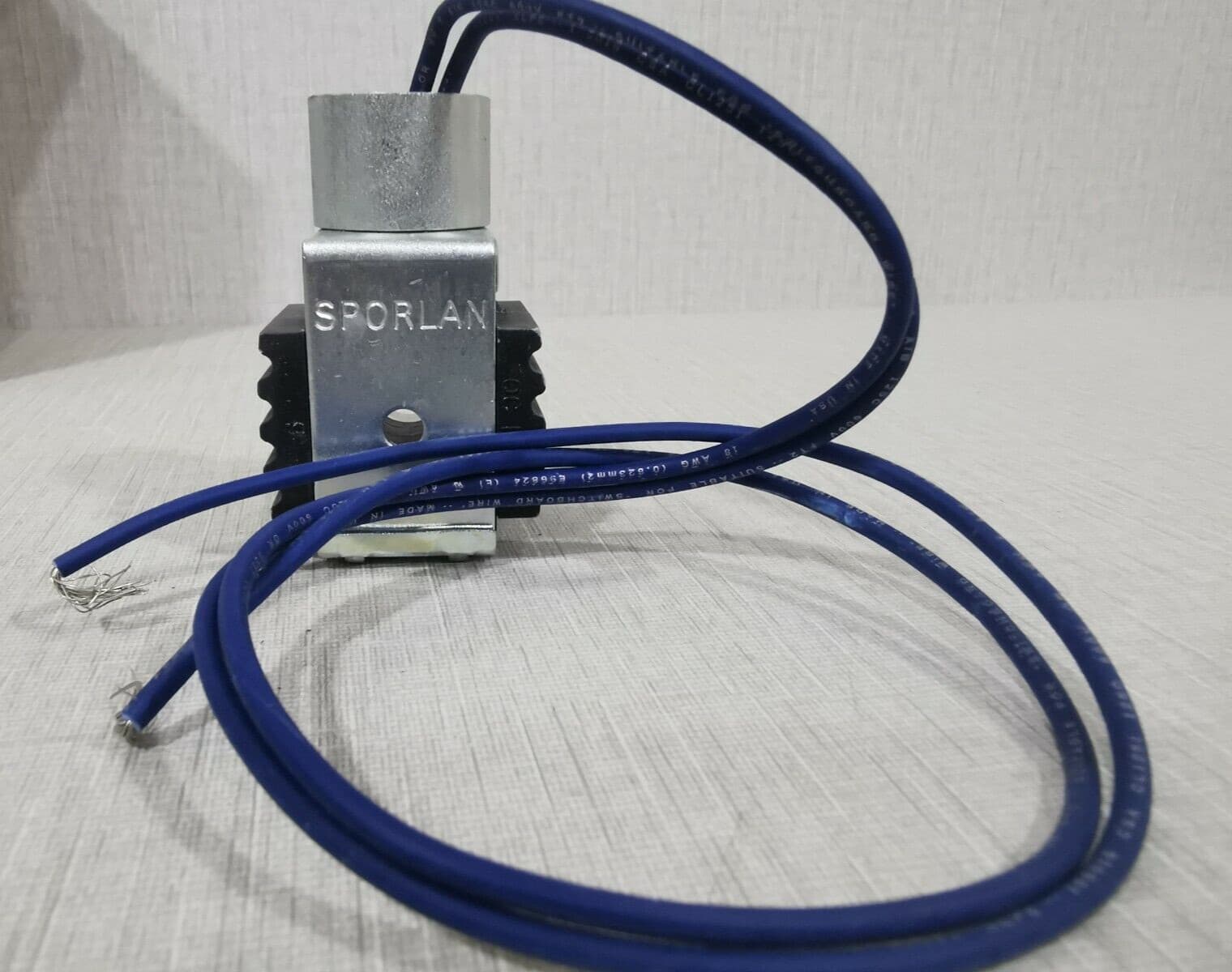 YORK 025 28673 000 COIL SOLENOID LESS VALVE