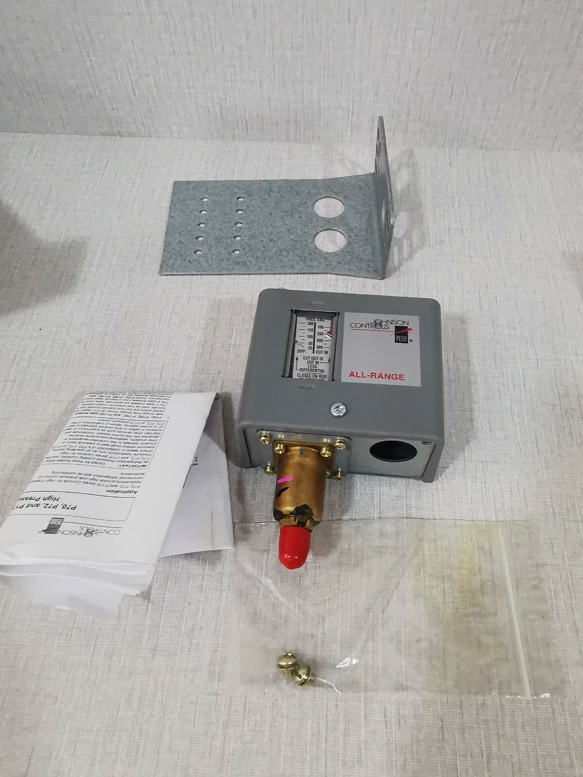 Johnson Controls P170AA-118 ALL RANGE PRESSURE CONTROL UNIT