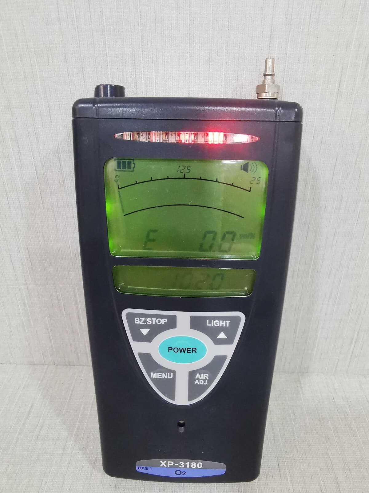 COSMOS XP-3180 Oxygen Meter
