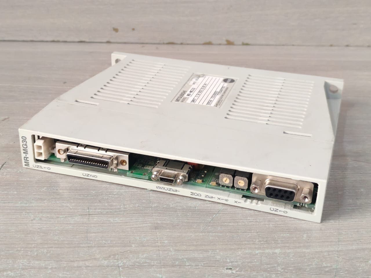 MITSUBISHI MR-MG30 SERVO DRIVE 4V