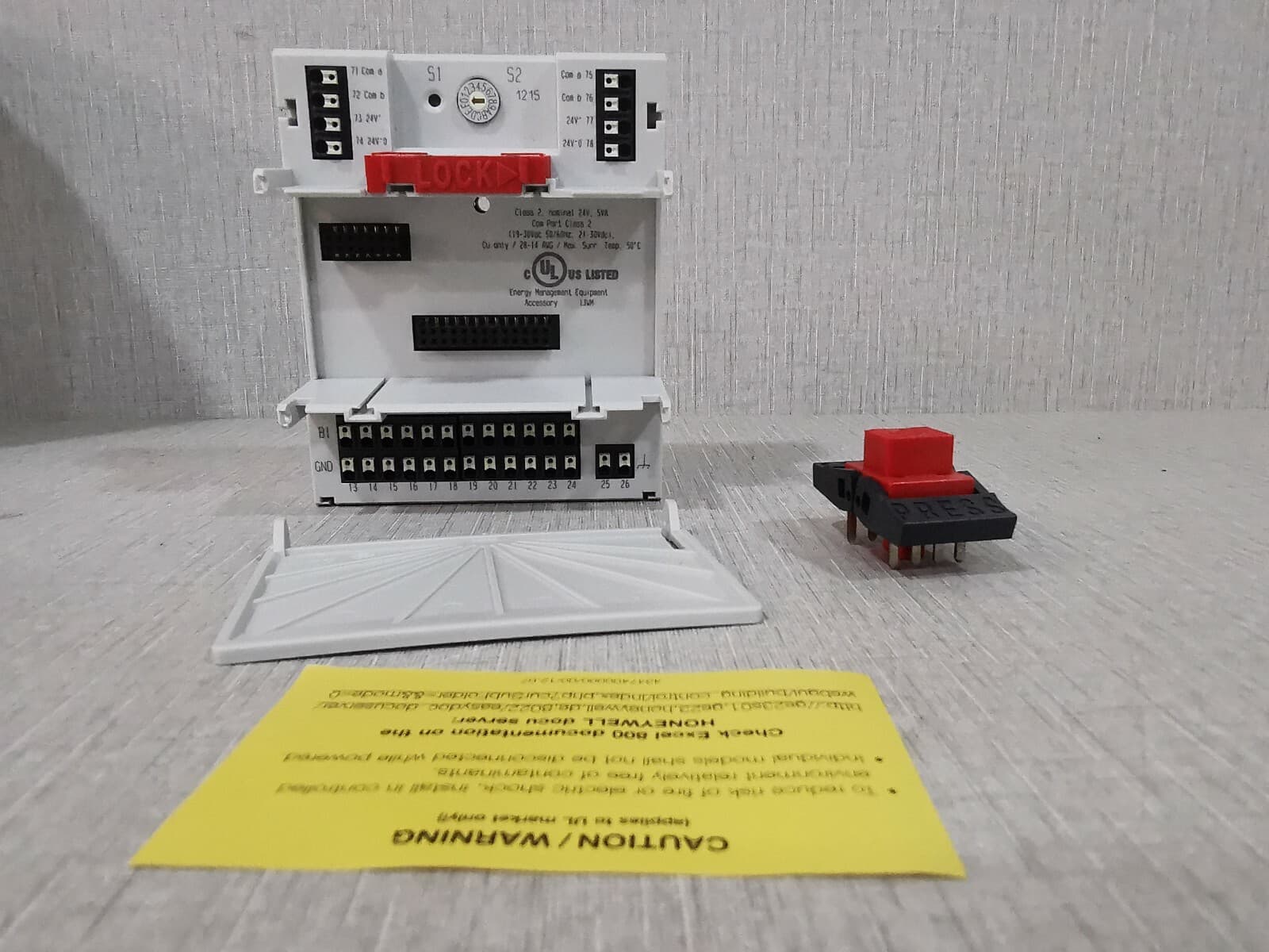 Honeywell XS823 Terminal Socket - WITH FHILTY BOX
