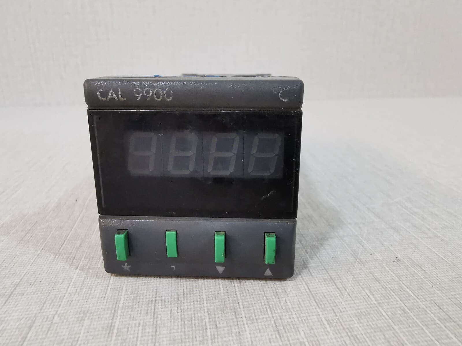 CAL 9900 MICRO PROCESSOR BASE TEMPERATURE CONTROLLER 992.12C
