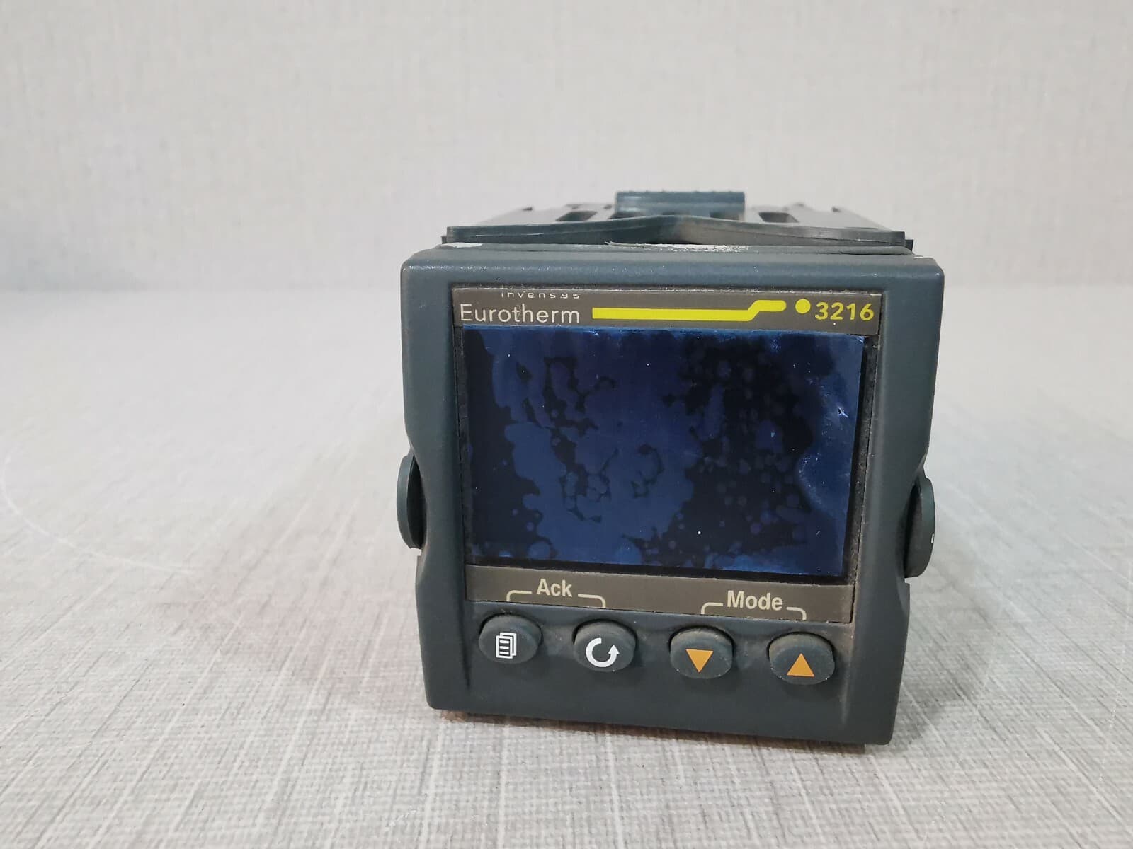EUROTHERM 3216 PROCESS CONROL UNIT 3216/CC/VH/LR/R/XXX/G/ENG
