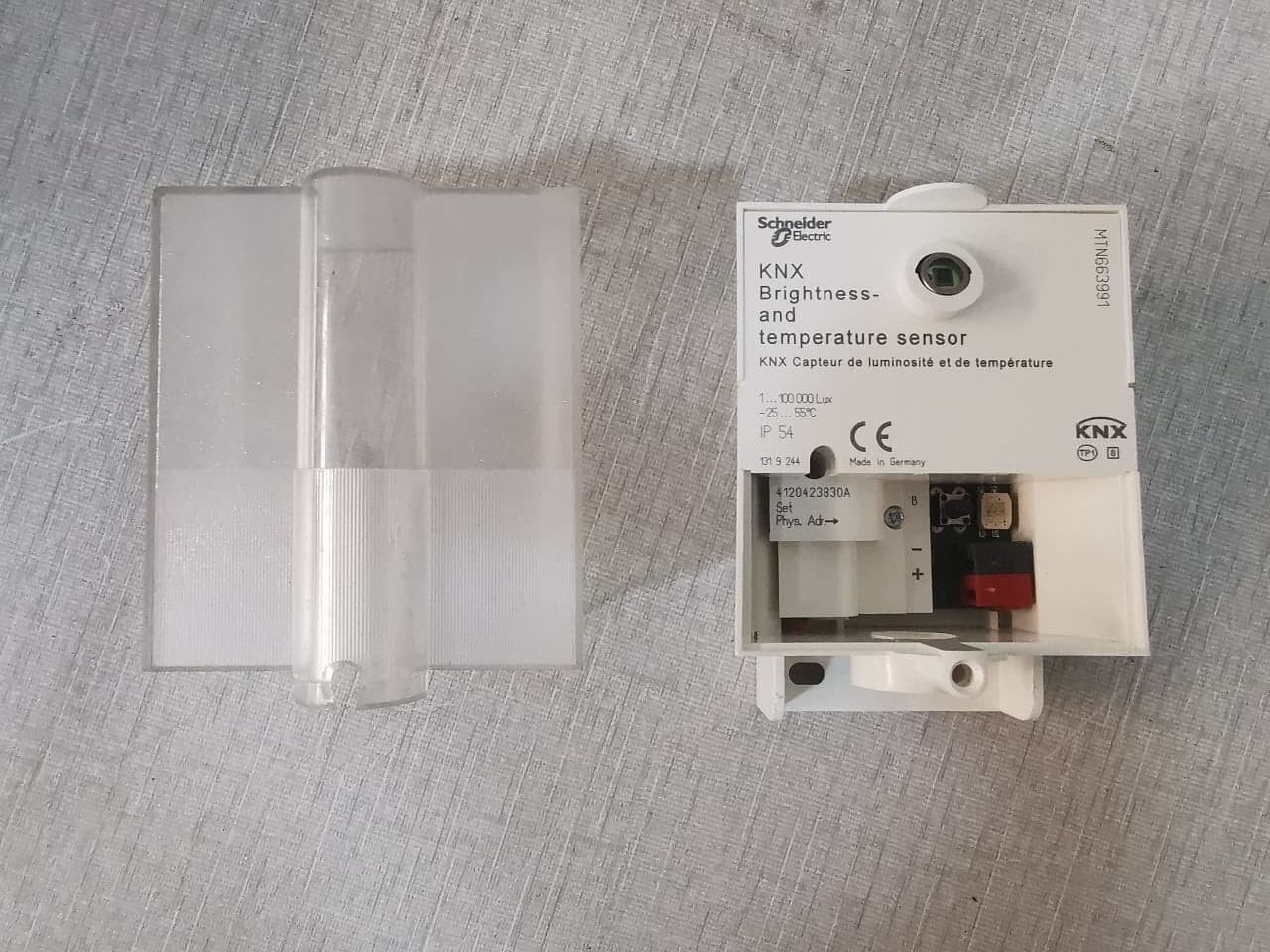 Schneider Electric MTN663991 KNX Brightness and Temperature Sensor