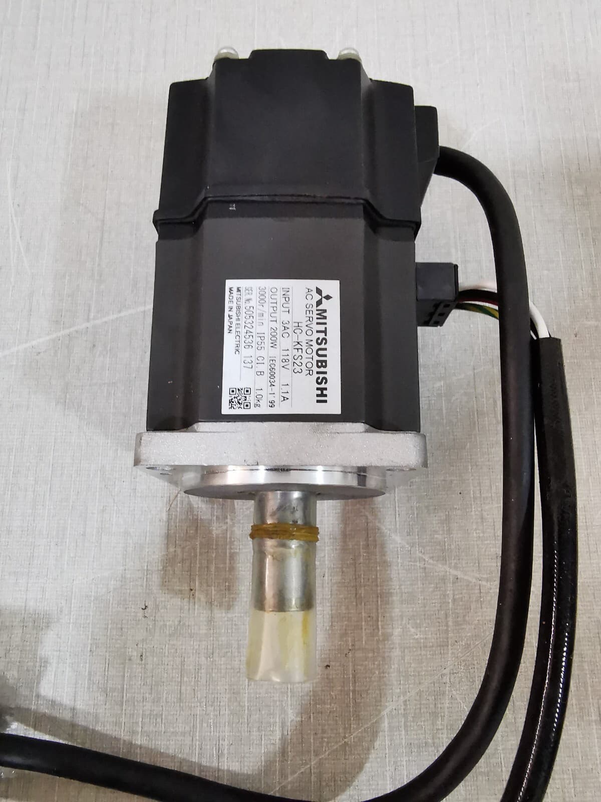 MITSUBISHI HC-KFS23 AC SERVO MOTOR WITH FHILTY BOX