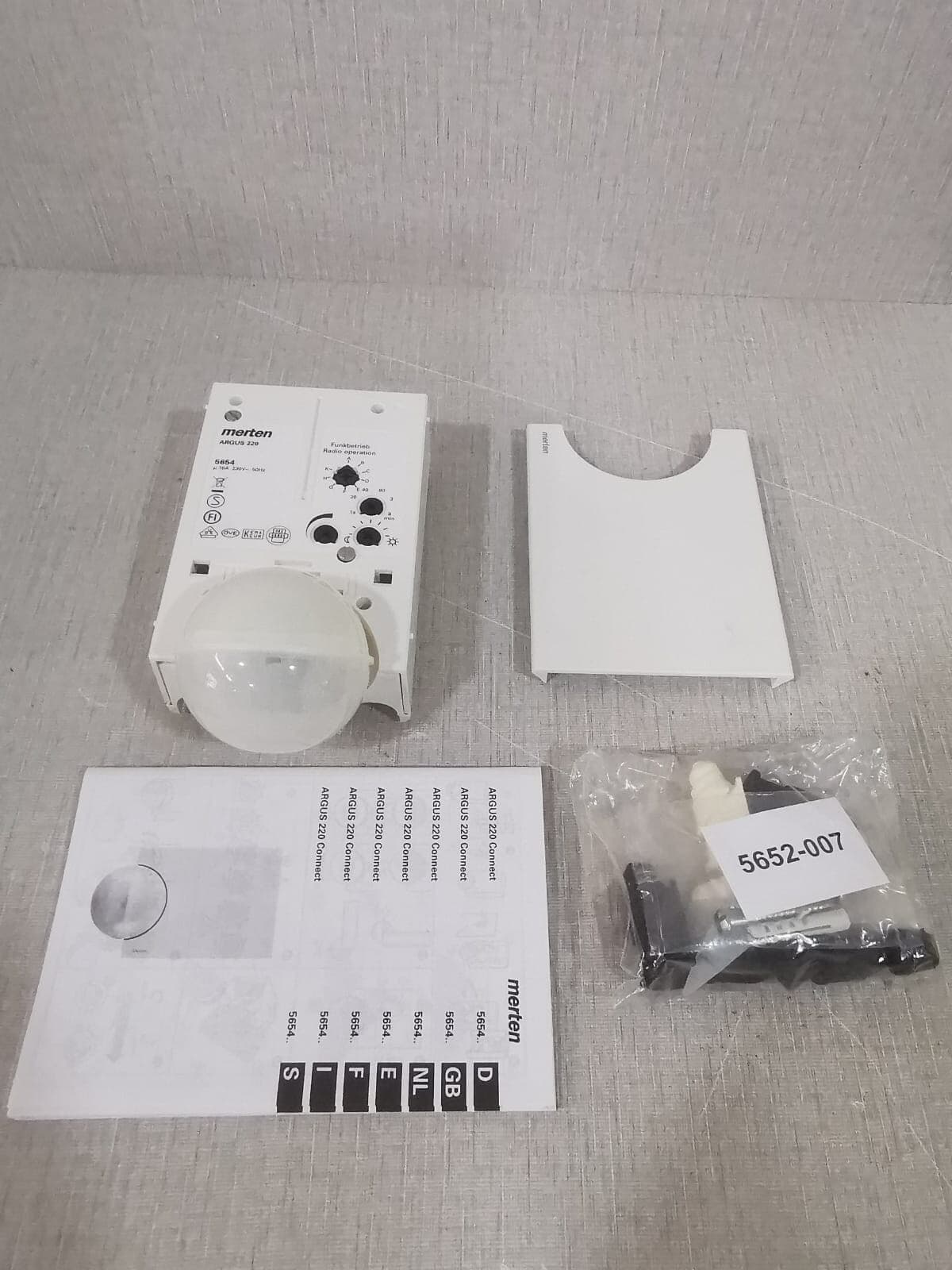 MERTEN 565419 ARGUS 220 MOTION DETECTOR 16A 230V-50Hz
