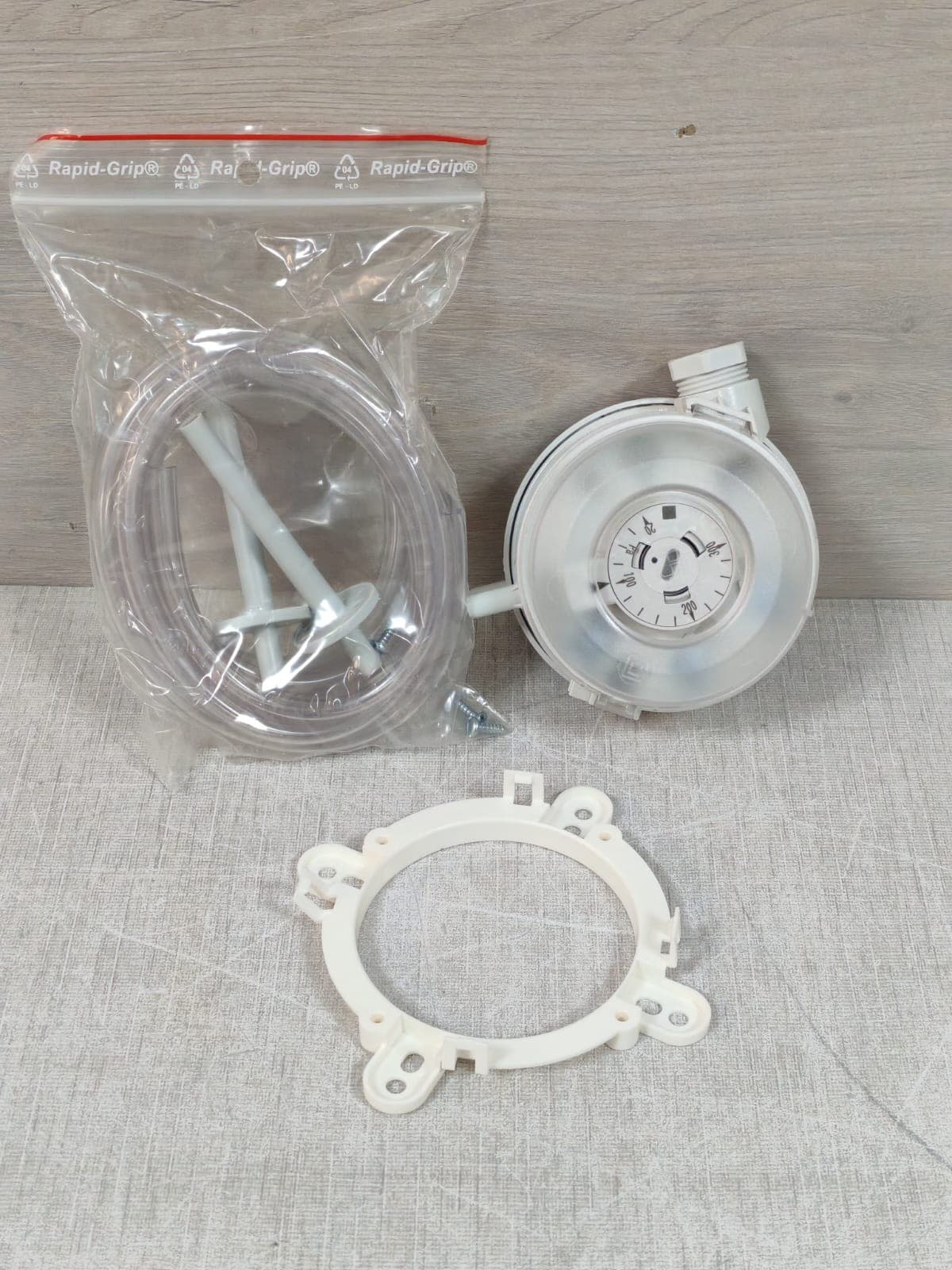 Schneider Electric 004701060 DIFFERENTIAL Pressure Switch SPD910-300Pa