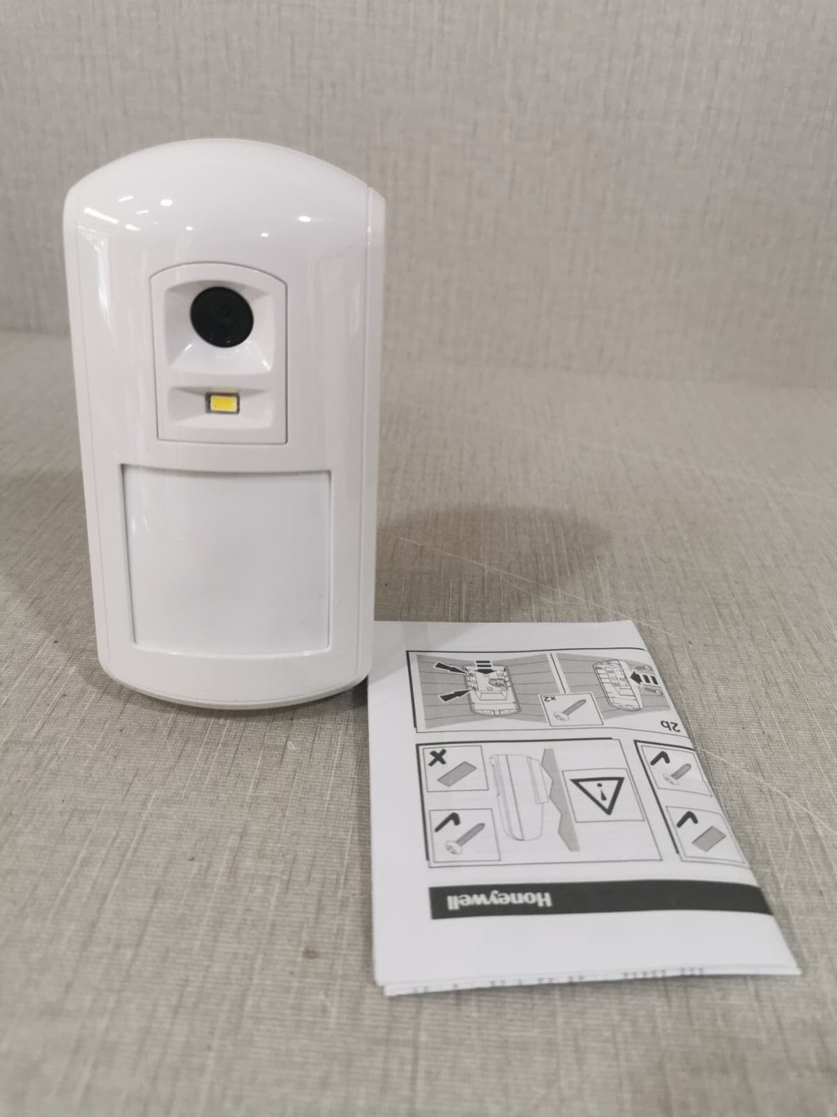 Honeywell CAMIR-8EZ Wireless Camera
