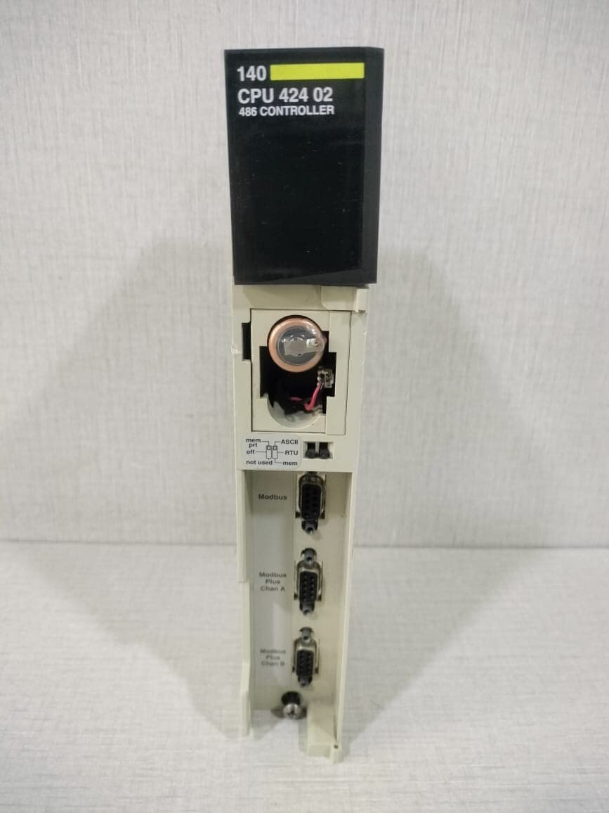 Schneider TSX Quantum 140 CPU 424 02 Quantum Controller -W/O COVER & BROKEN CASE