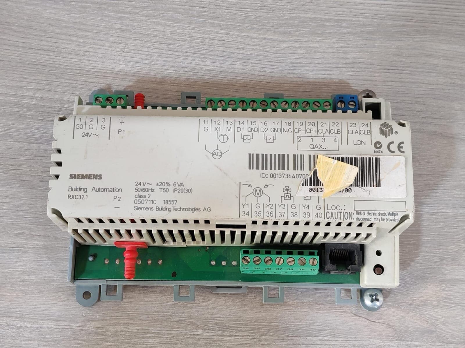 SIEMENS RXC32.1 ROOM CONTROLLER - WITH FRAME