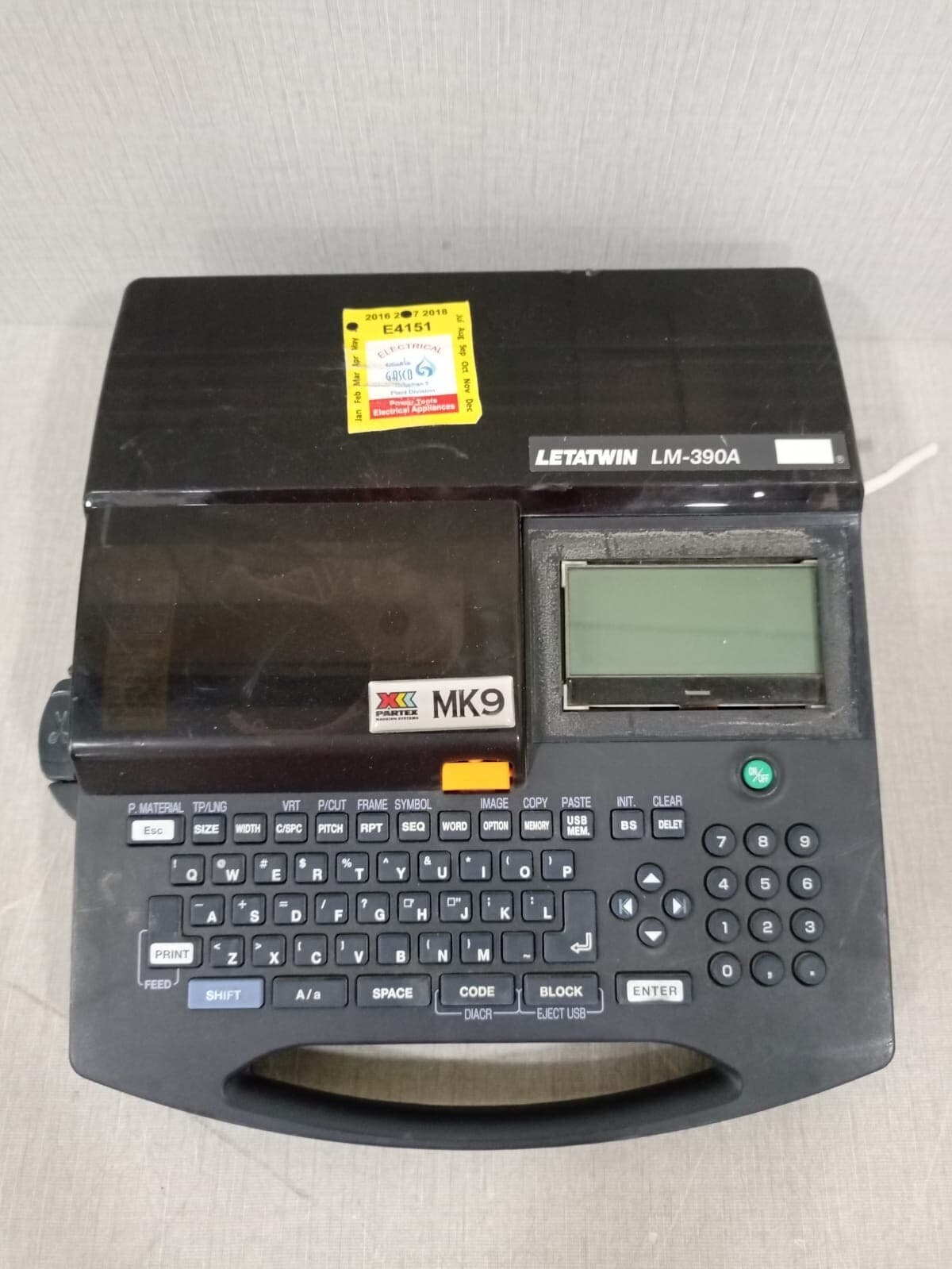 MAX LETATWIN LM-390A Cable ID Printer LM-390A/PC CE - W/O COVER OF THE SCREEN