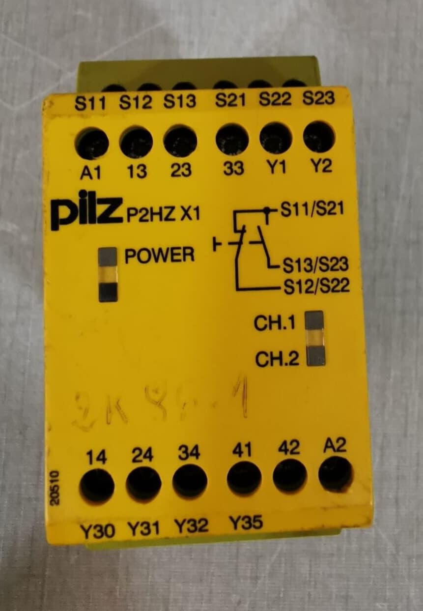 PILZ P2HZ X1 Safety Relay / 774340 796405