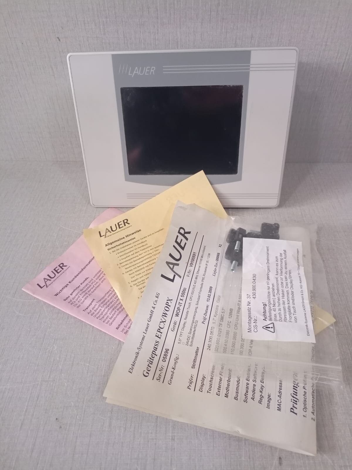 LAUER Embedded Industrial PC Equipment WOP-IT X 550TC Touch Panel