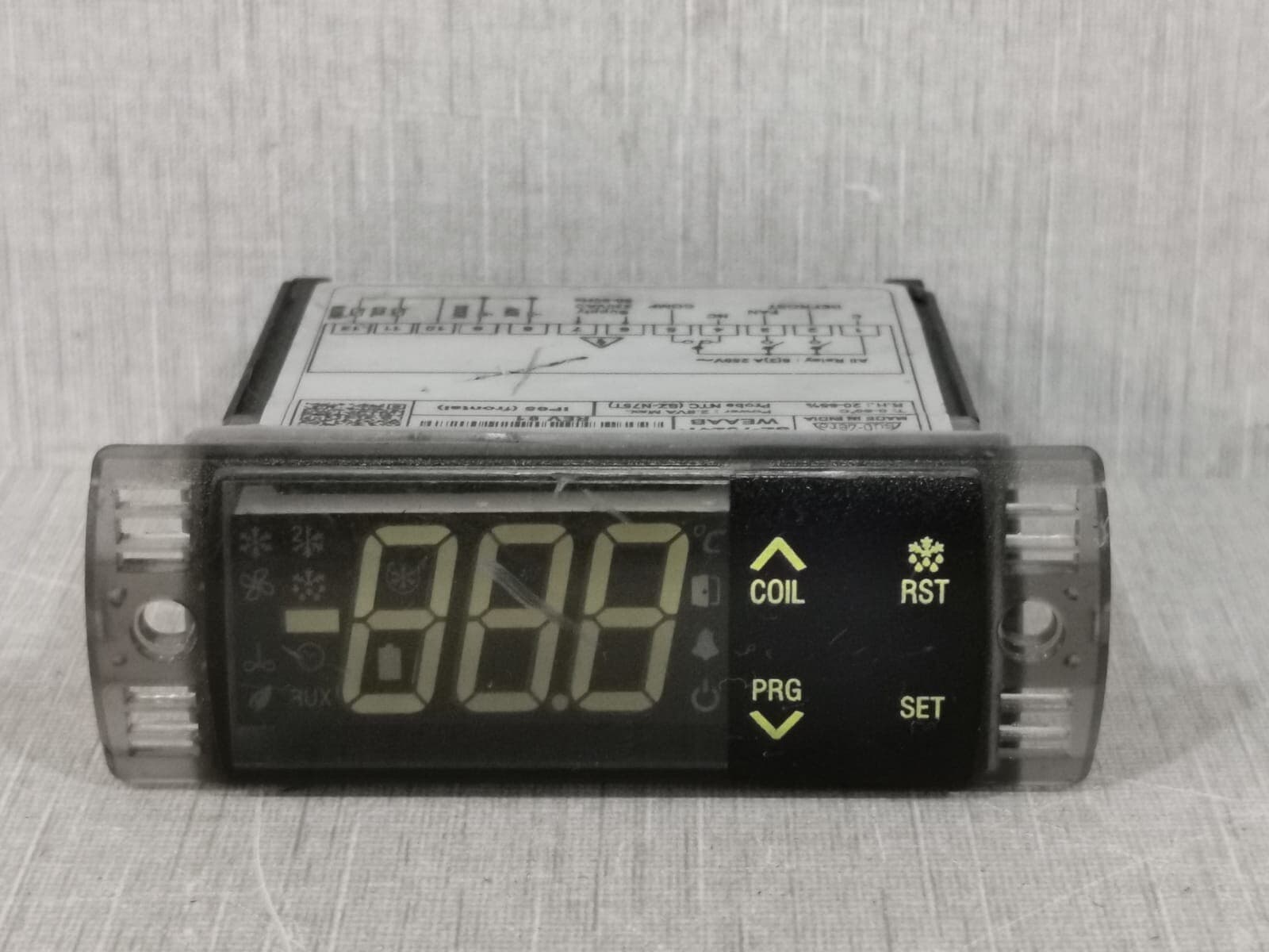 SZ-7524T-WEAAB REV 01 DIGITAL CONTROLLER 250VAC