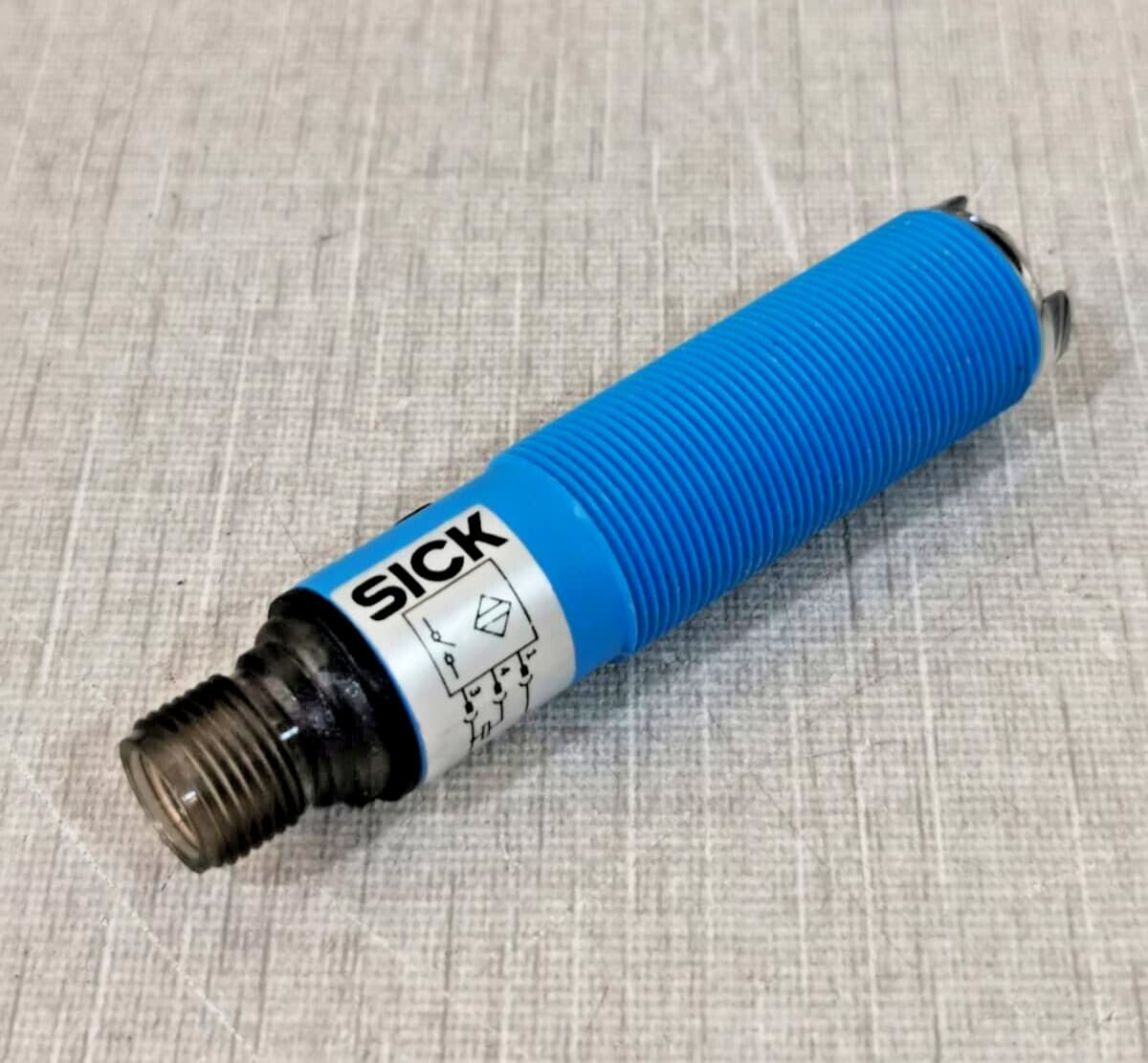 SICK VL18 3P3740 VL18 3P3740 Cylindrical Photoelectric Sensor 6013617