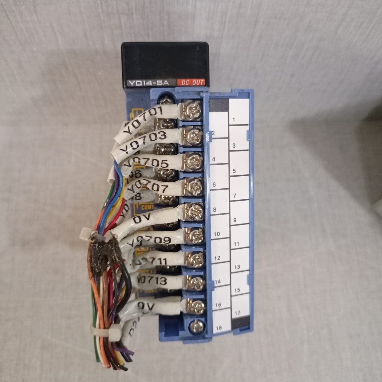YOKOGAWA F3YD14 -5A S1 / YD14-5A DC OUT TR output module
