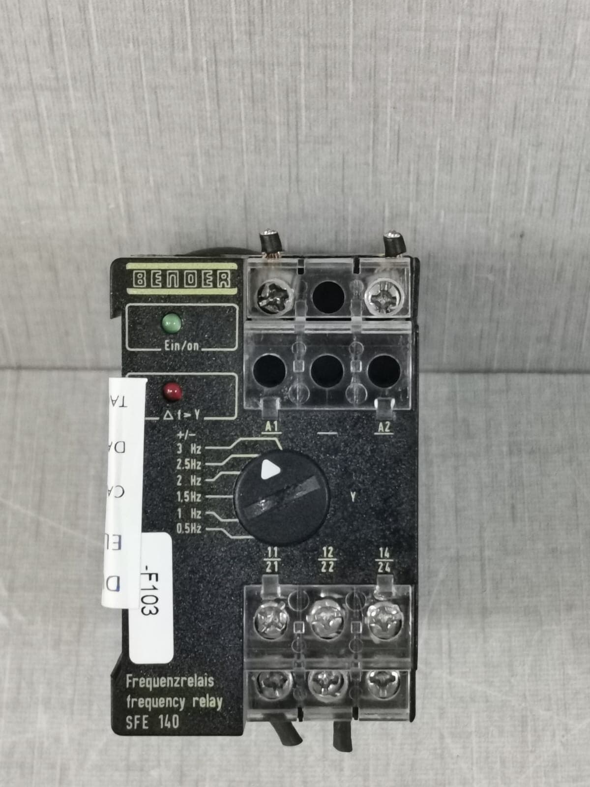 BENDER SFE140 -B925504 FREQUENCY RELAY AC 250V