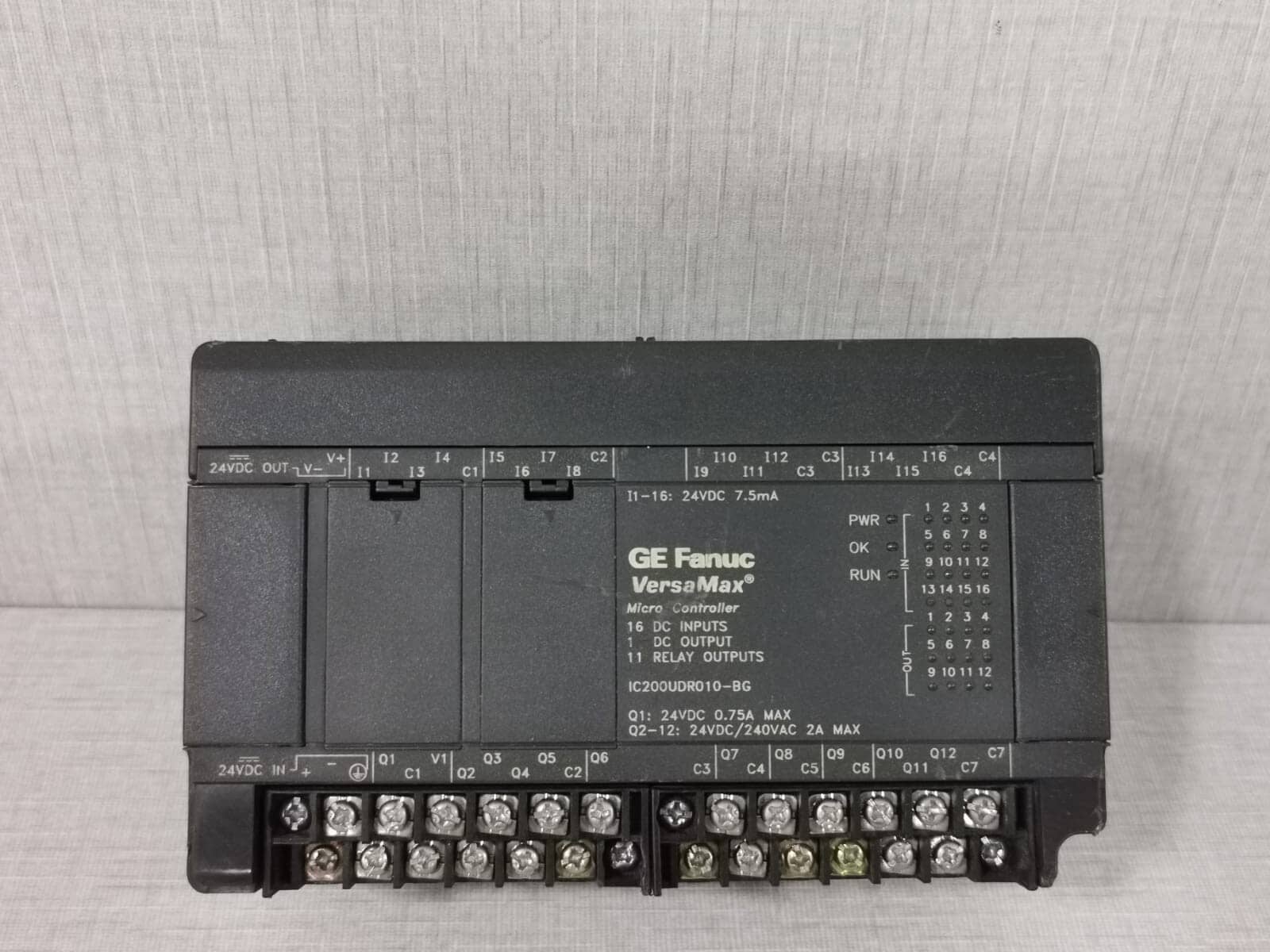 GE Fanuc Versamax IC200UDR010-BG Micro Controller 24VDC/240VAC Module