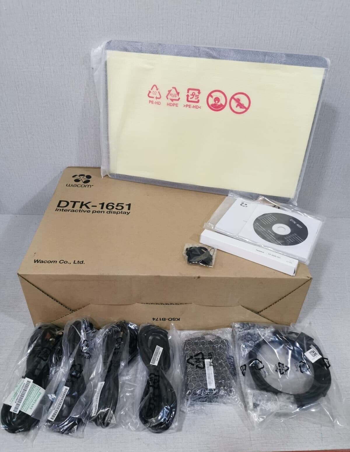 WACOM DTK-1651 InterActive Pen Display DTK-1651/K0