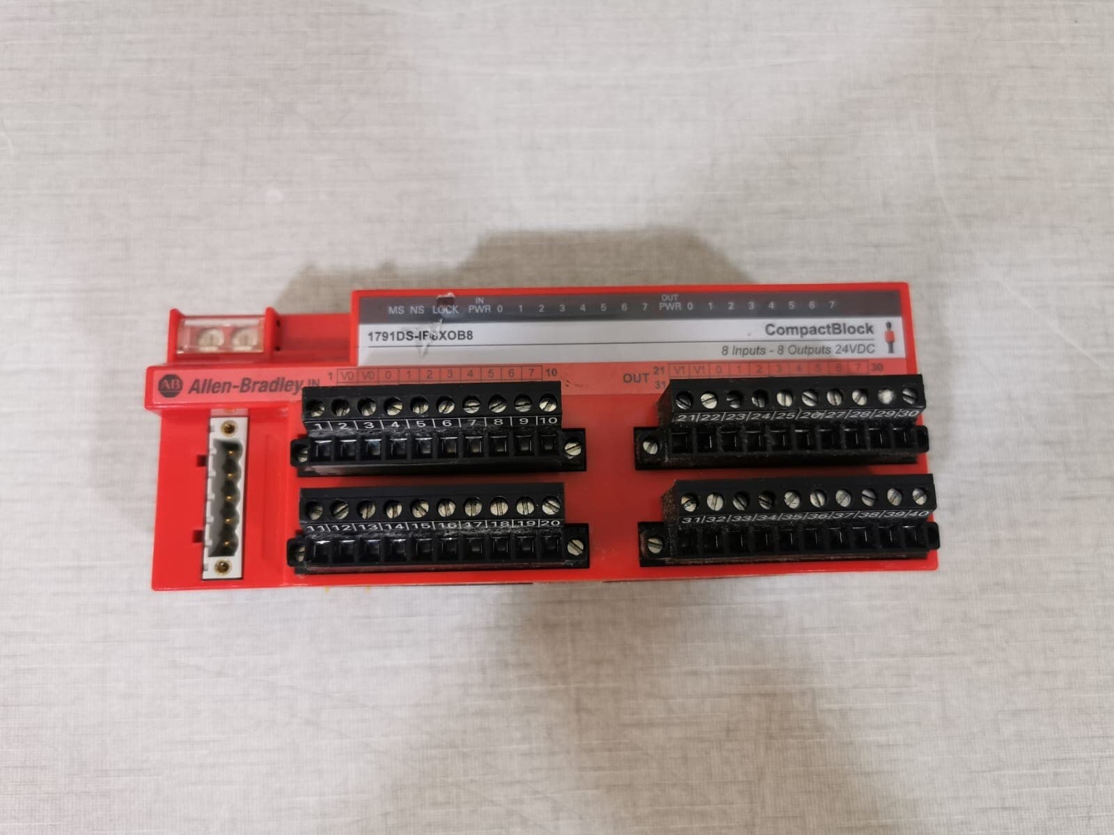 Allen Bradley 1791DS-IB8XOB8 CompactBlock 8 Inputs - 8 Outputs 24VDC / Ser. A
