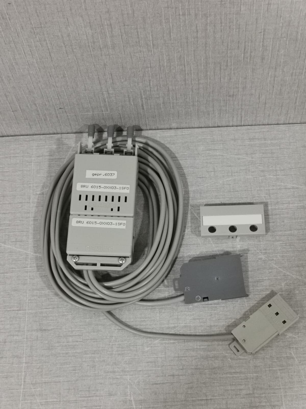 SIEMENS 8RU 6015-0XX03-1SF0 MOSAIK SYSTEM M CONNECTOR