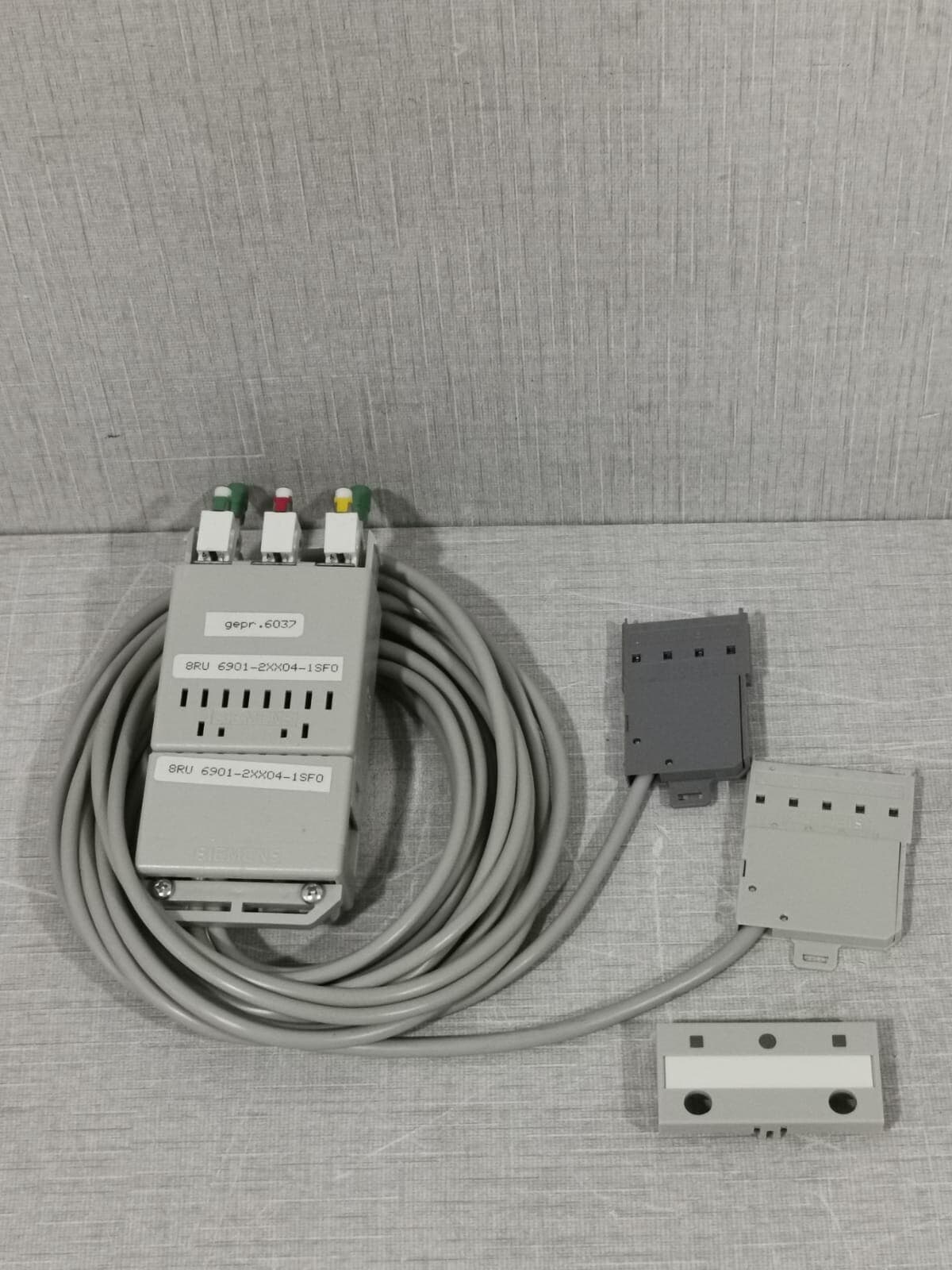 SIEMENS 8RU 6901-2XX04-1SF0 MOSAIK SYSTEM M CONNECTOR