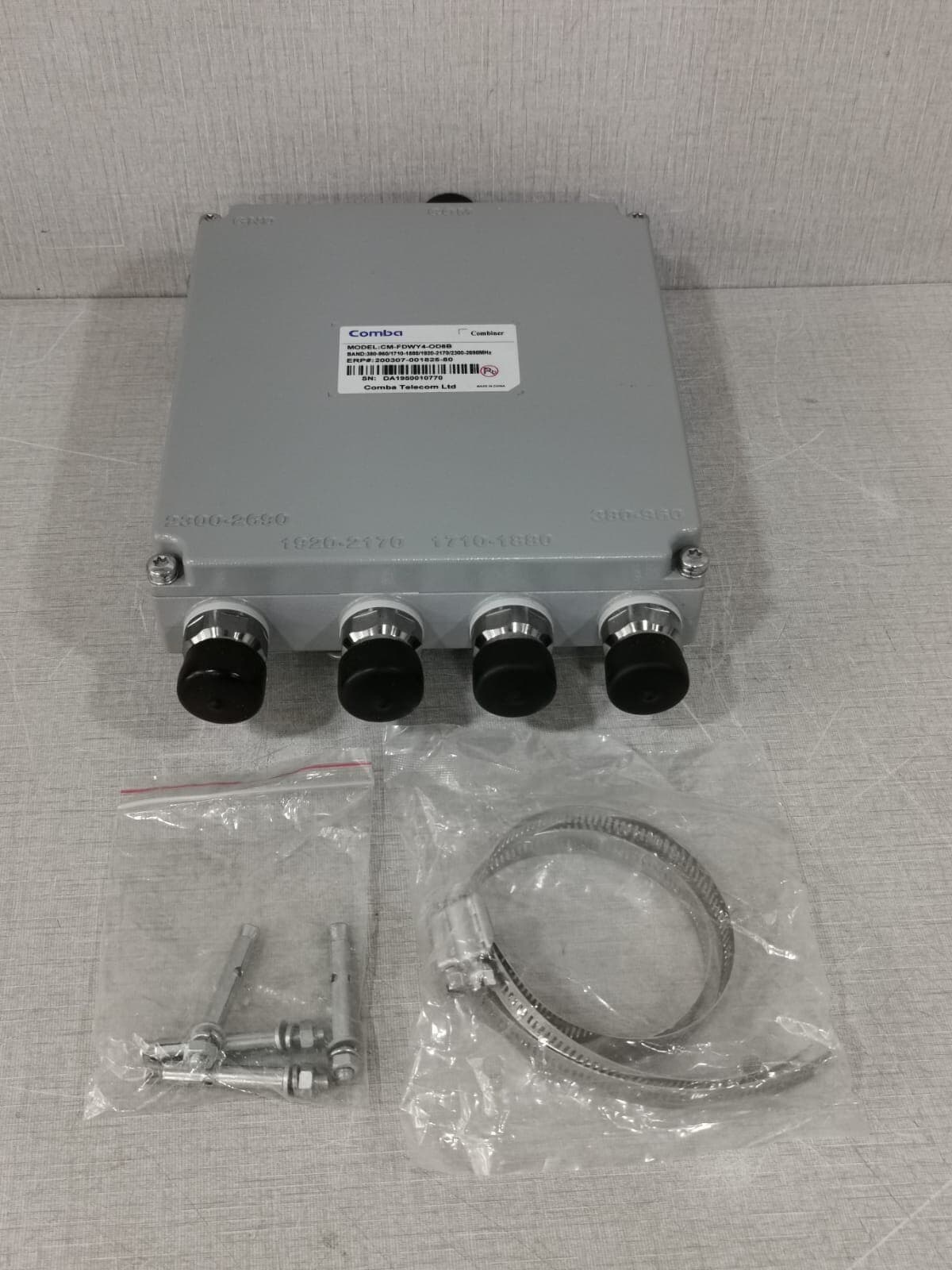 COMBA CM-FDWY4-OD8B OUTDOOR QUAD-BAND COMBINER