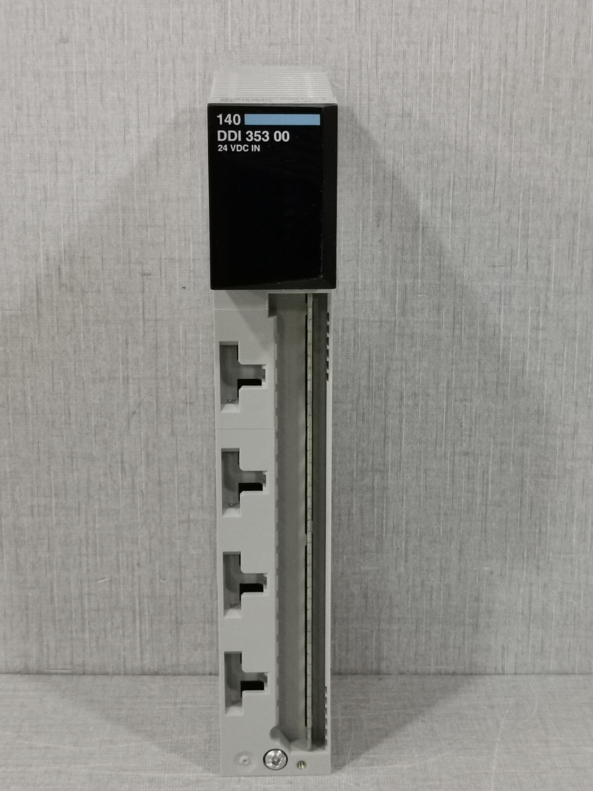 SCHNEIDER ELECTRIC 140DDI35300 24V 4X8 SINK DISCRETE DC INPUT MODULE